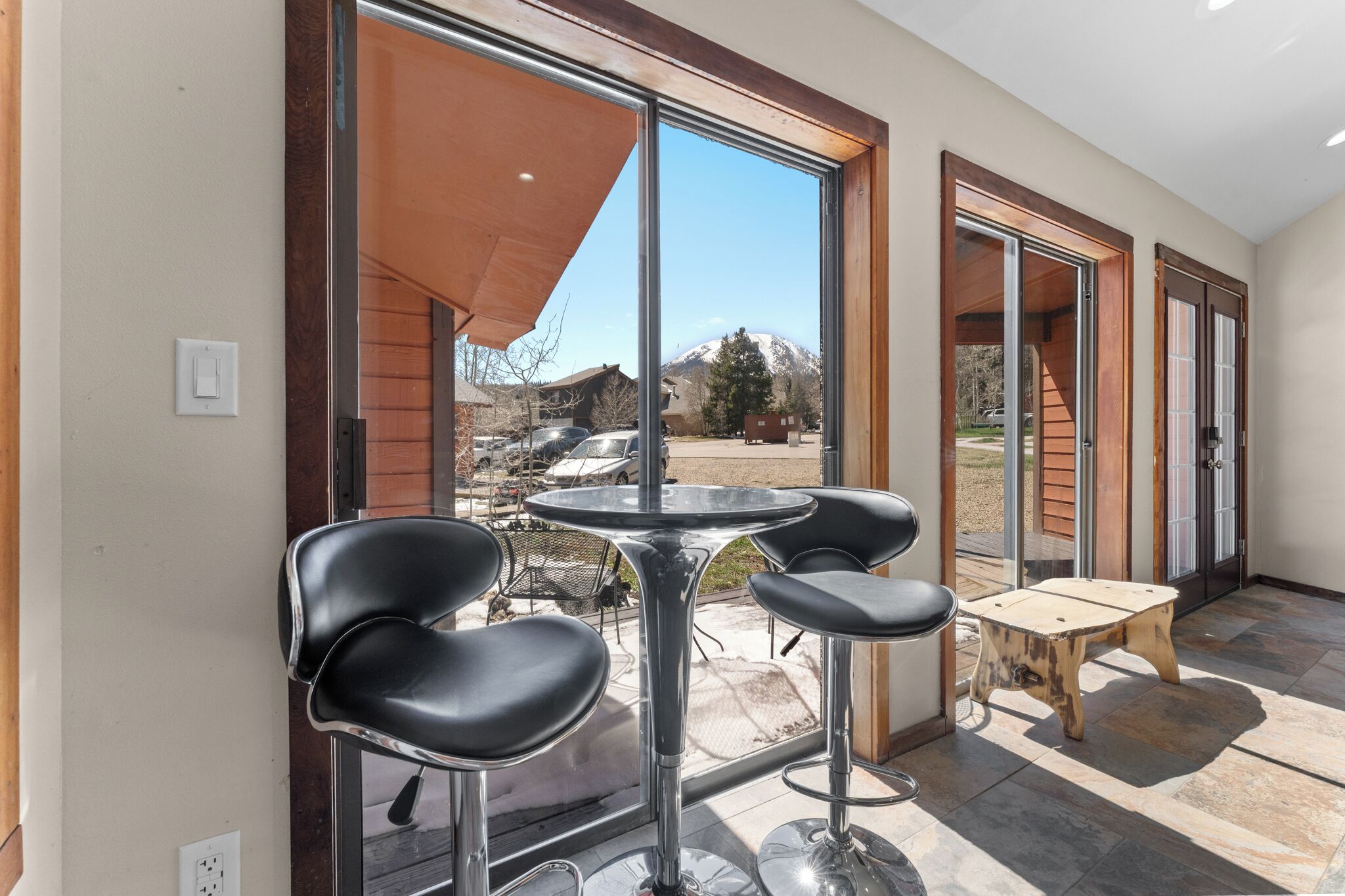 Studio (2 Bedrooms) | Exterior