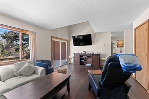 Studio (2 Bedrooms) | Exterior - 204 E. Fox Court (Silverthorne)