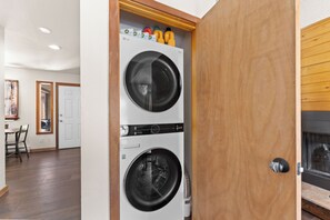 Studio (2 Bedrooms) | Exterior - 204 E. Fox Court (Silverthorne)