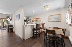 Studio (2 Bedrooms) | Exterior - 204 E. Fox Court (Silverthorne)