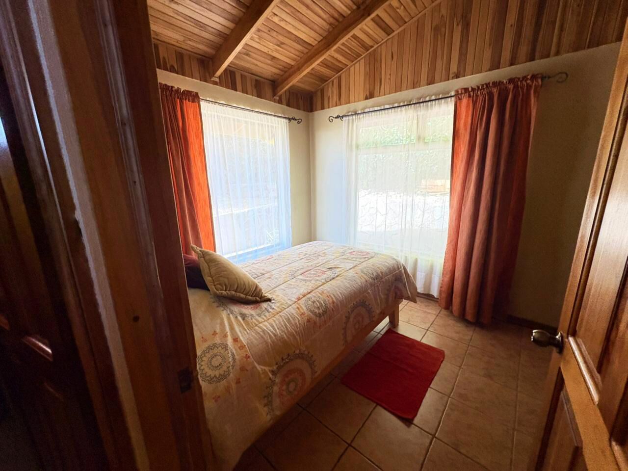 4 bedrooms, WiFi, bed sheets
