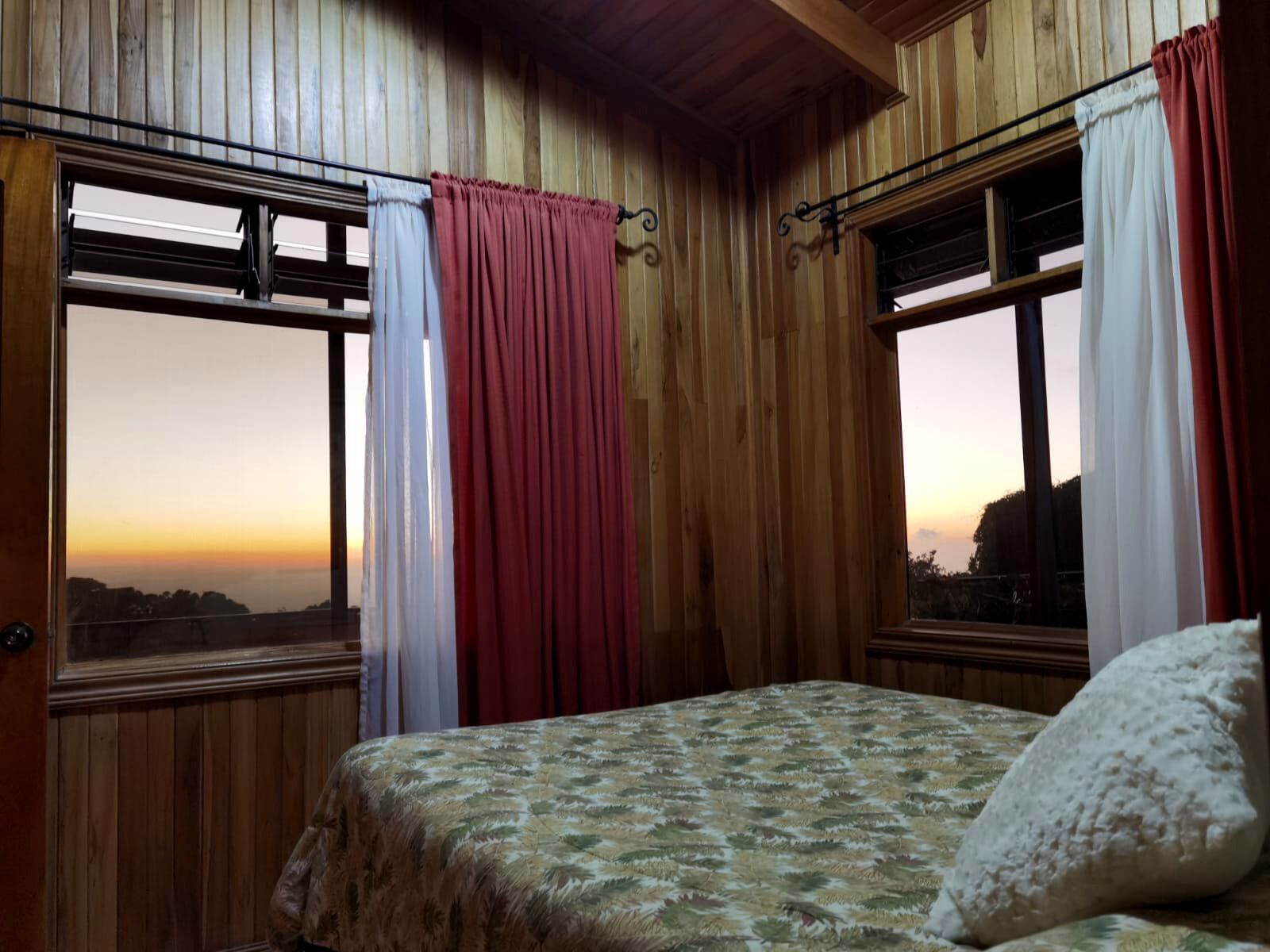 4 habitaciones, wifi y ropa de cama 