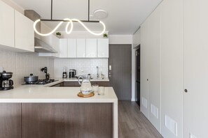 Private kitchen - Modern Luxury Apt • AC • Prime Miraflores • Walk to Larcomar (Miraflores)