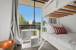 3 bedrooms, iron/ironing board, WiFi, bed sheets - Geilston Bay Hideaway | Easy Access to Hobart (Geilston Bay)