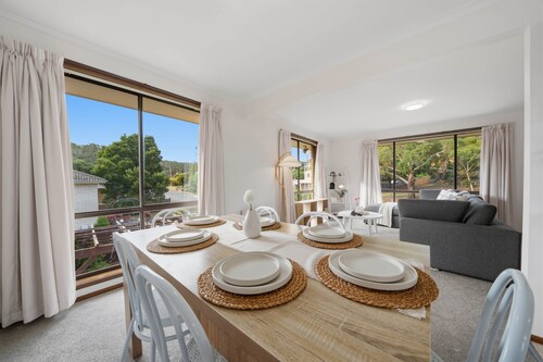 Geilston Bay Hideaway | Easy Access to Hobart