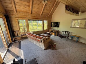 TV - The Perfect Cabin in the Woods in Silverthorne (Silverthorne)
