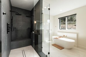 Shower, hair dryer, towels - Spacious 4BR home in Park City with mountain views, perfect for 11 guests! (Park City)