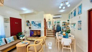 Dining - 3-bedroom house in Dauis, Panglao Island, Bohol with cool AC and fitness room (Dauis)