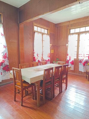 Dining - A-Seven House Sagada Quiet Room 2 (Sagada)