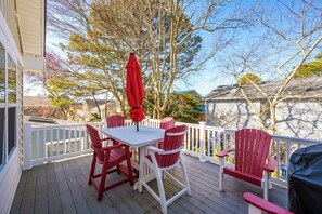 Outdoor dining - 4BdrmHouse-FencedYard-Deck-Sleeps9 (Ocean City)