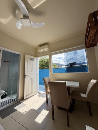 Suite marli luxo c - ar condicionado 500 mts da praia. Suites Família Otaviano