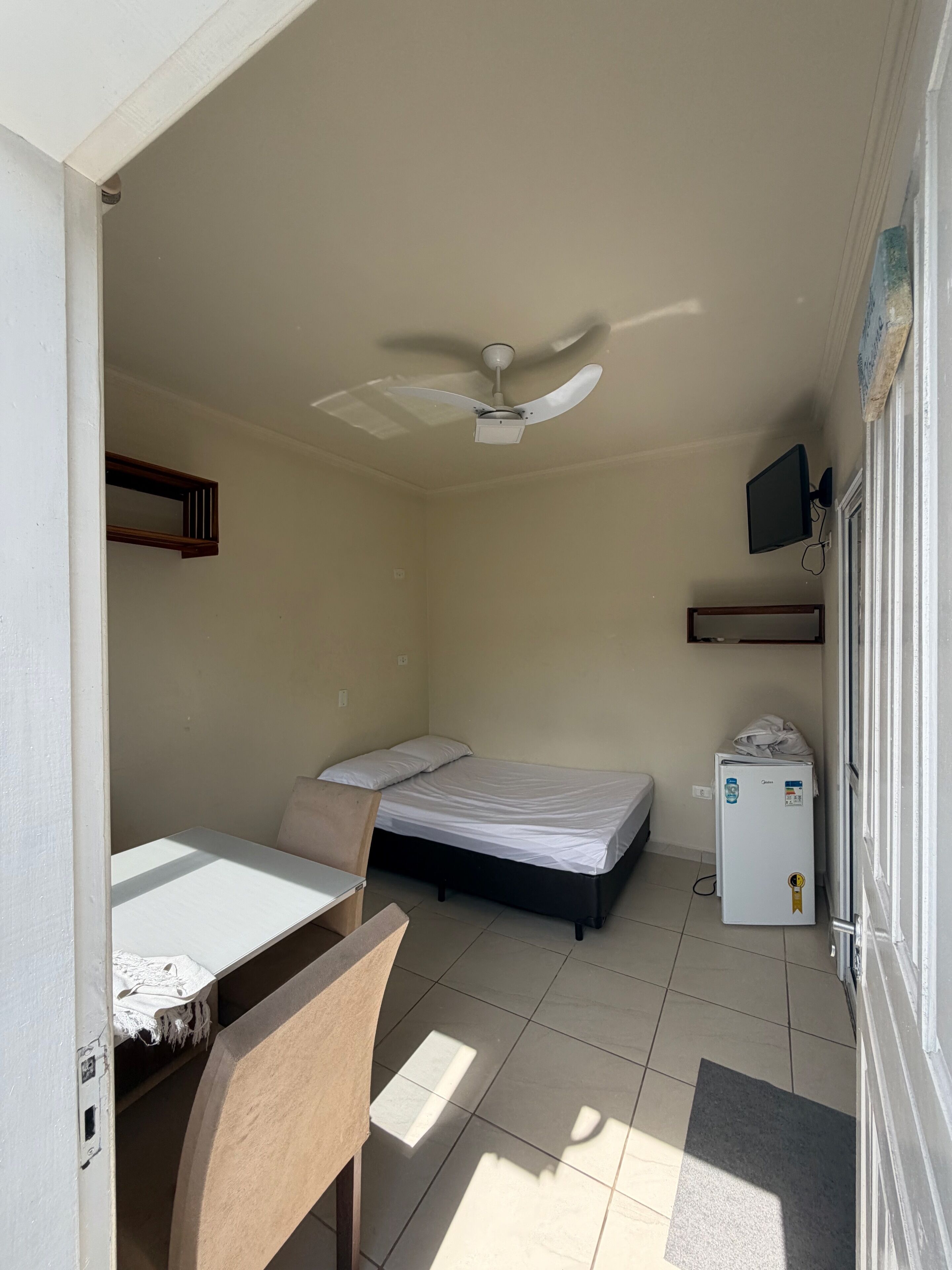 Suite marli luxo c - ar condicionado 500 mts da praia