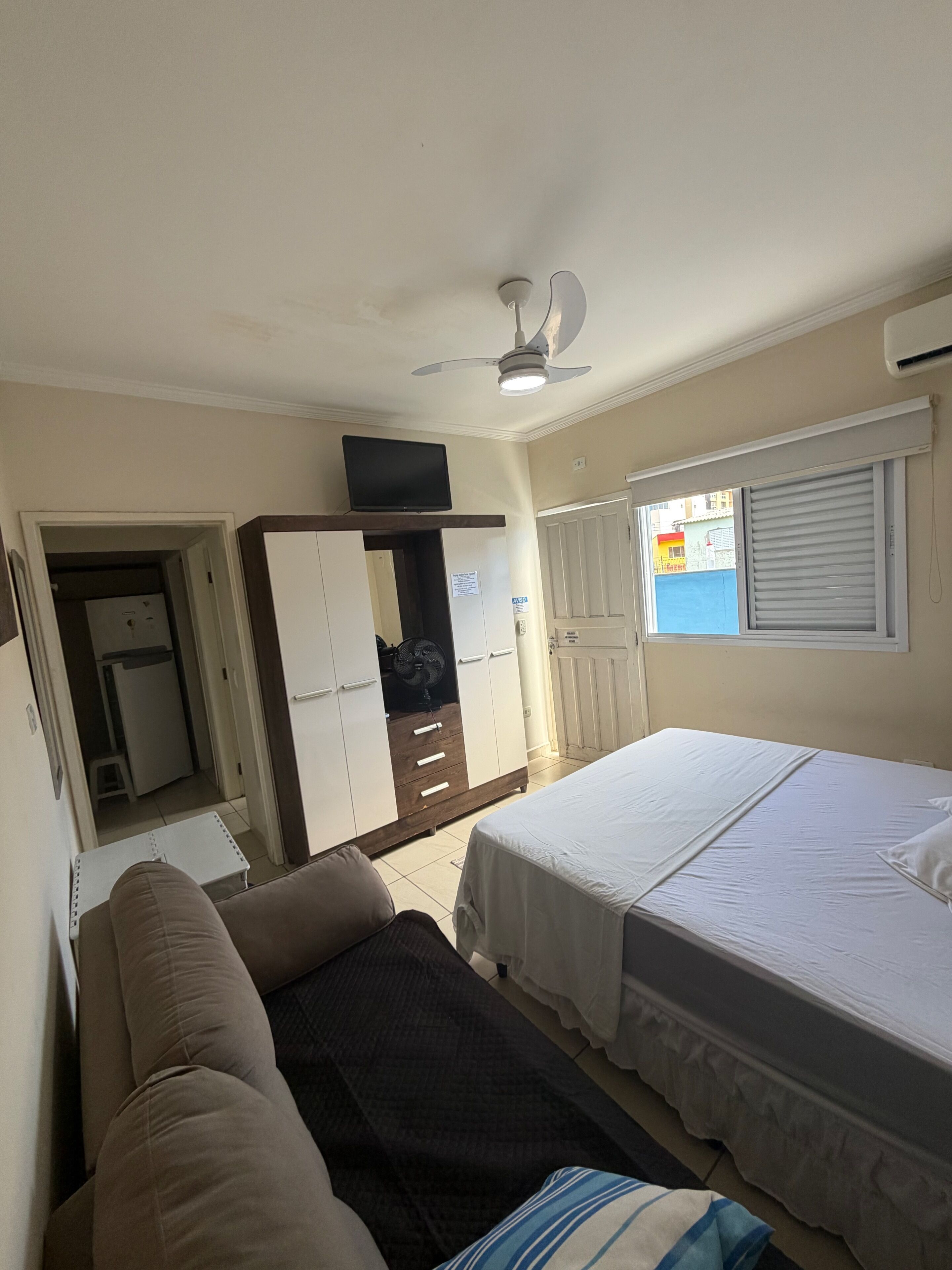 Suite terezinha deluxe com ar condicionado 500  mts da praia
