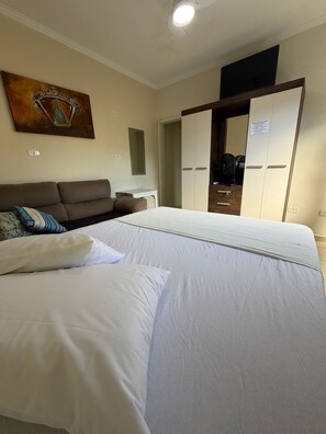 Free WiFi - Suites Família Otaviano  (Ubatuba)