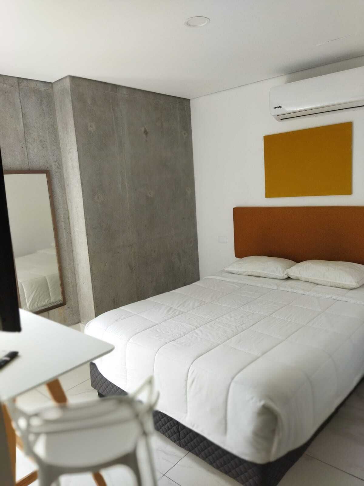 Estudio Confort, vista a la ciudad | Escritorio, espacio para trabajar con laptop y wifi gratis 