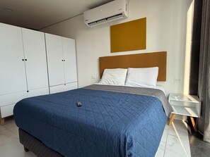 Comfort Loft, City View | Desk, laptop workspace, free WiFi
