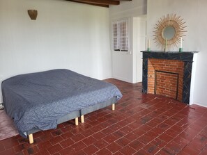 3 bedrooms, iron/ironing board, WiFi, bed sheets - Le Campagn'Art (La Bazoche-Gouet)