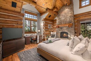 6 bedrooms, iron/ironing board, WiFi, bed sheets