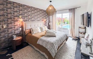 5 bedrooms, iron/ironing board, free WiFi - Beautiful home in Tarnès with sauna (Tarnès)