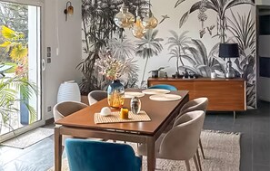 Dining - Beautiful home in Tarnès with sauna (Tarnès)