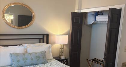 Cozy, functional condo located in the heart of the Cotton district.