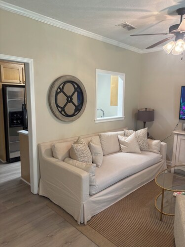 Cozy, functional condo located in the heart of the Cotton district.