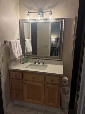 Bathroom - Cozy, functional condo located in the heart of the Cotton district. (Starkville)