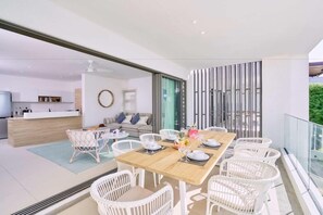 Dining - Les Estivales Beachfront Suites & Penthouses By Lo (Mauritius)