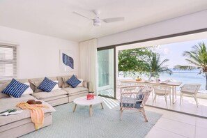 Living area - Les Estivales Beachfront Suites & Penthouses By Lo (Mauritius)