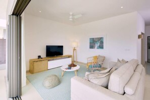 Living area - Les Estivales Beachfront Suites & Penthouses By Lo (Mauritius)