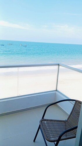 OOK Home/Beachfront Apartments