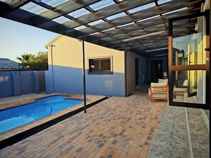 Pool - Room-king Deluxe Cottage Room (Cape Town)