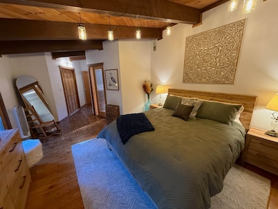 Grove River Lodge - Riverfront House