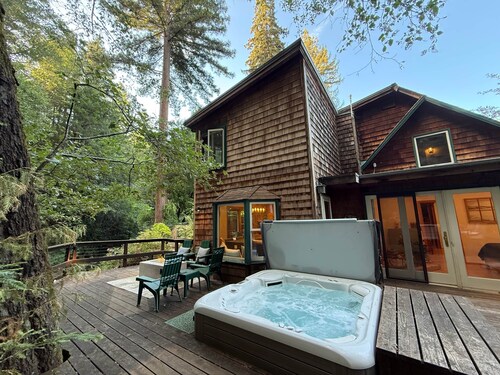 Grove River Lodge - Riverfront House