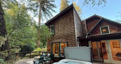 Grove River Lodge - Riverfront House