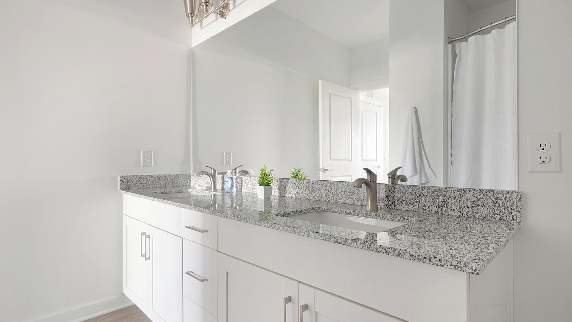 Apartment (2 Bedrooms) | Bathroom
