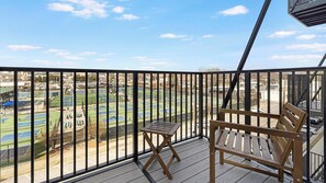 Exterior detail - Landing Amazing 1bd, Pool, Clubhouse (Rome)