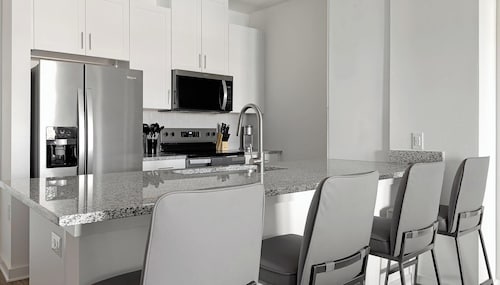 Landing Amazing 1bd, Pool, Clubhouse