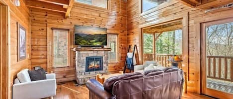 Smart TV y chimenea