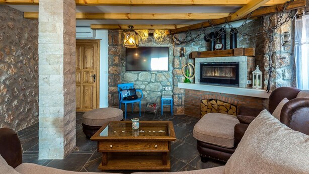 TV, fireplace - Meerblick Ferienvilla Haus Lucija mit Pool by Interhome (Jablanac)