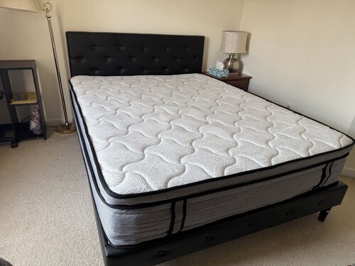 Cozy 1-bedroom house in lovely Richmond with AC & Netflix.