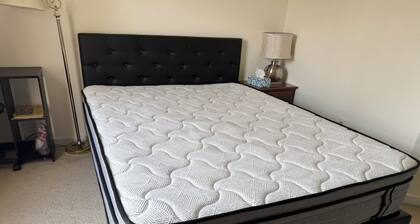 Cozy 1-bedroom house in lovely Richmond with AC & Netflix.