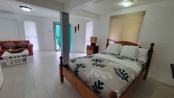 1 bedroom, iron/ironing board, internet, bed sheets