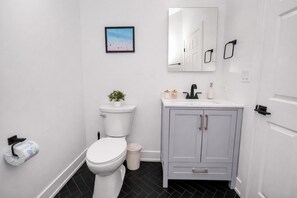 Bathroom - Brand New Chicago West Loop 3BR Near Fulton Market and United Center (Chicago)