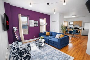 Living area - Brand New Chicago West Loop 3BR Near Fulton Market and United Center (Chicago)