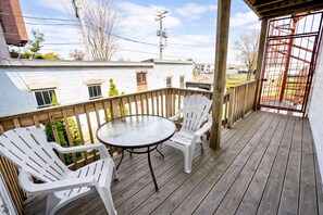 Outdoor dining - Brand New Chicago West Loop 3 King Beds Wicker Park & Fulton Market (Chicago)