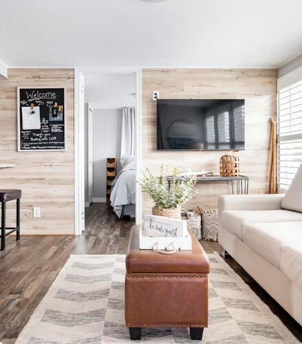 Luxury Lake Erie Cottage | Beach Access + Stunning Views