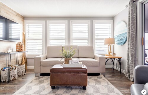 Luxury Lake Erie Cottage | Beach Access + Stunning Views