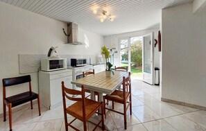 Dining - Charmante maison proche plage (Meschers-sur-Gironde)