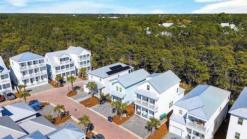 Southern Dreams on 30A by Avantstay Pool + Outdoor Lounge + Golf Cart Access Minutes to the Beach